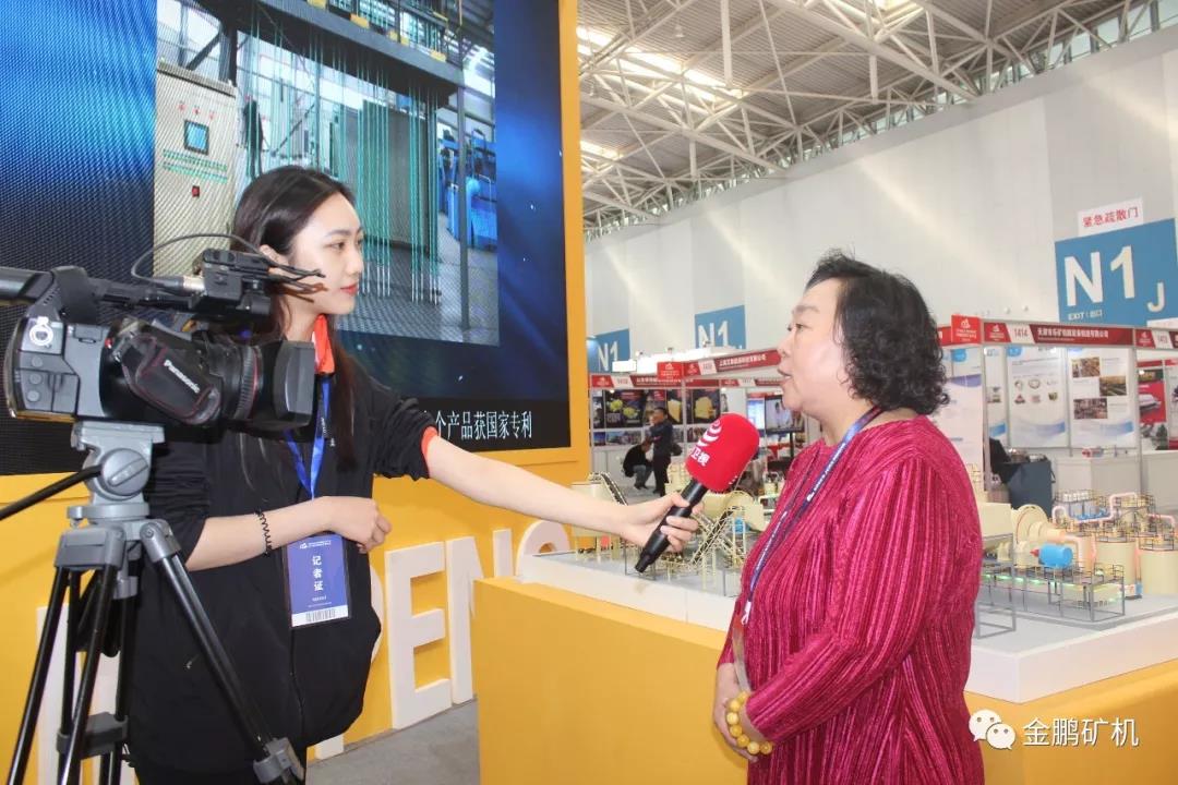 于建環(huán)董事長接受三沙衛(wèi)視采訪 于建環(huán)董事長接受三沙衛(wèi)視采訪