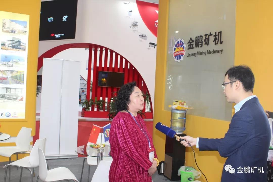 于建環(huán)董事長接受天津電視臺采訪 于建環(huán)董事長接受天津電視臺采訪